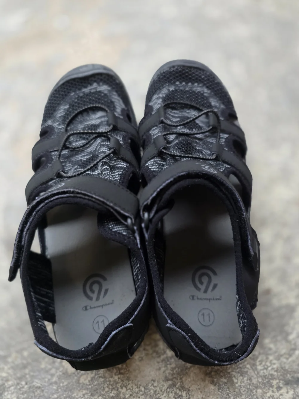 Men's Black Champions Size 11 Outdoor Sport Sandal with Secure Strap